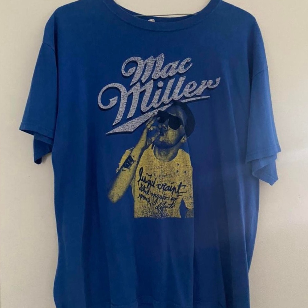 graphic tee